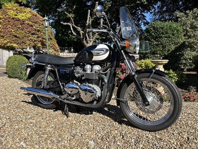 Lot 2005 Triumph T100 Bonneville