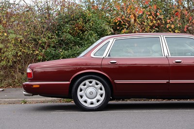 Lot 6 - 1999 Daimler Super V8