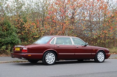 Lot 6 - 1999 Daimler Super V8