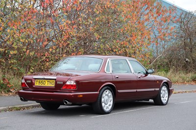 Lot 6 - 1999 Daimler Super V8