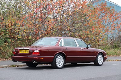 Lot 6 - 1999 Daimler Super V8