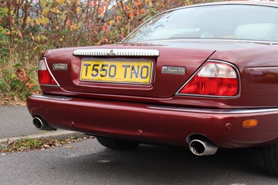 Lot 6 - 1999 Daimler Super V8