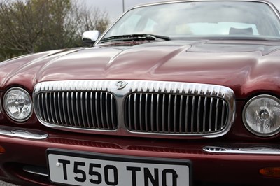 Lot 6 - 1999 Daimler Super V8