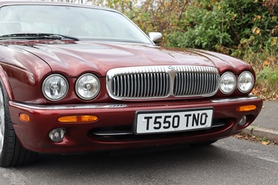 Lot 6 - 1999 Daimler Super V8