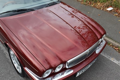 Lot 6 - 1999 Daimler Super V8