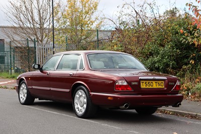 Lot 6 - 1999 Daimler Super V8