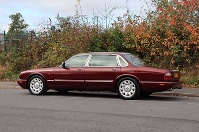 Lot 6 - 1999 Daimler Super V8