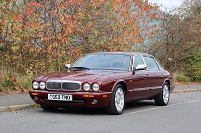 Lot 6 - 1999 Daimler Super V8