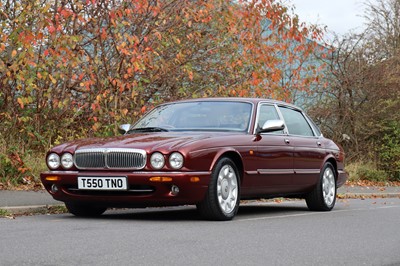 Lot 6 - 1999 Daimler Super V8