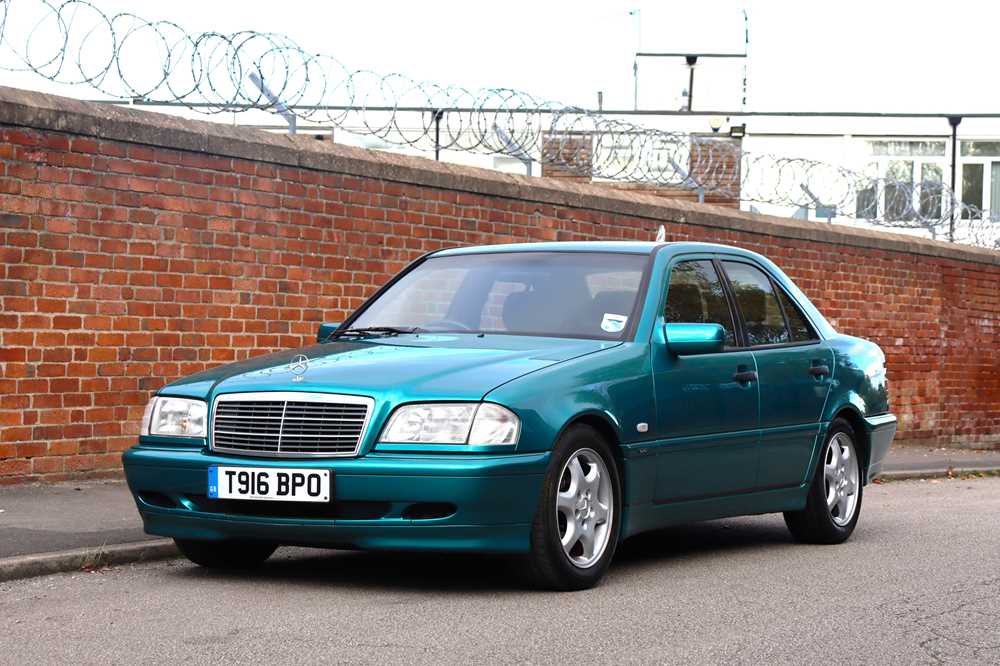 Lot 62 - 1999 Mercedes-Benz C240 Sport