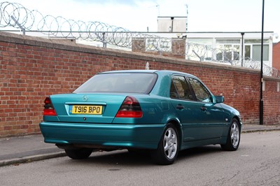 Lot 62 - 1999 Mercedes-Benz C240 Sport