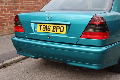 Lot 62 - 1999 Mercedes-Benz C240 Sport