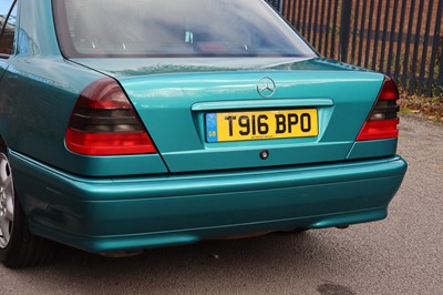 Lot 62 - 1999 Mercedes-Benz C240 Sport