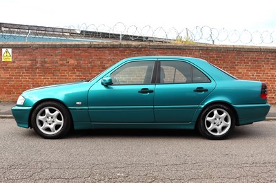 Lot 62 - 1999 Mercedes-Benz C240 Sport