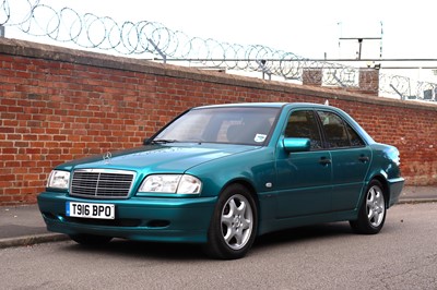 Lot 62 - 1999 Mercedes-Benz C240 Sport