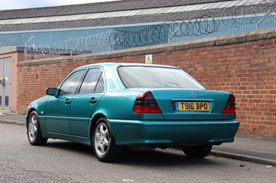 Lot 62 - 1999 Mercedes-Benz C240 Sport