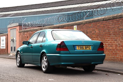 Lot 62 - 1999 Mercedes-Benz C240 Sport