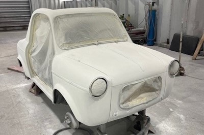 Lot 136 - 1959 Vespa 400 Micro Car