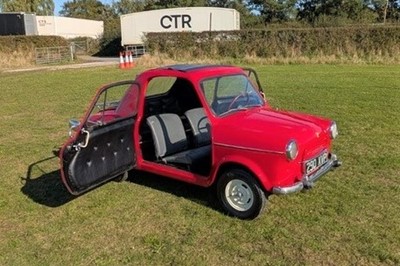 Lot 136 - 1959 Vespa 400 Micro Car