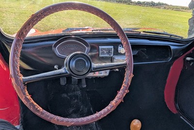 Lot 136 - 1959 Vespa 400 Micro Car