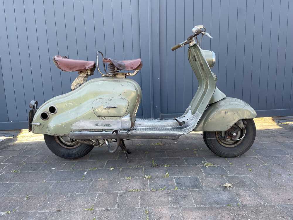 Lot 1950 Lambretta LC125