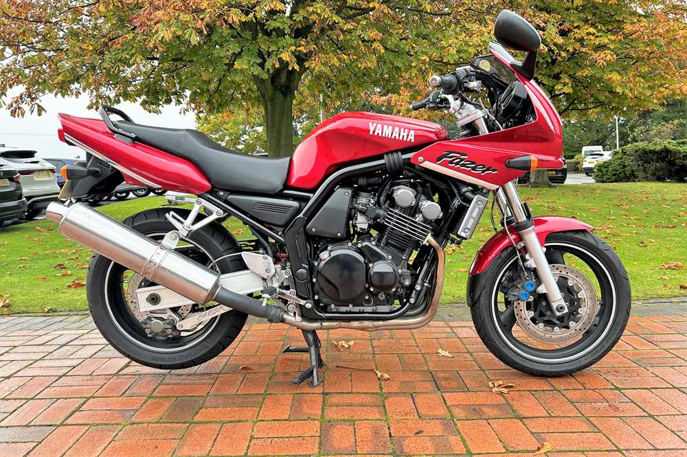 Lot 408 - 1999 Yamaha FZS 600 Fazer