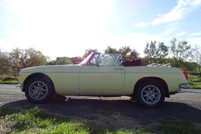 Lot 56 - 1976 MG B Roadster