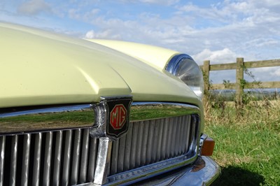 Lot 56 - 1976 MG B Roadster