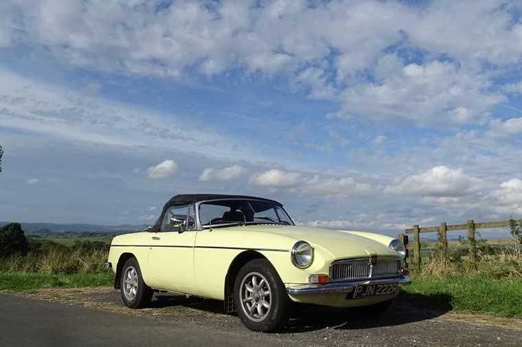 Lot 56 - 1976 MG B Roadster