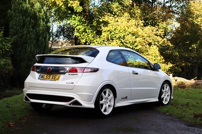 Lot 2009 Honda Civic Type R Championship White Edition