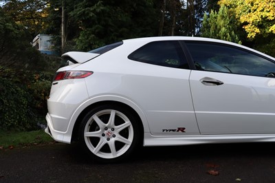 Lot 2009 Honda Civic Type R Championship White Edition