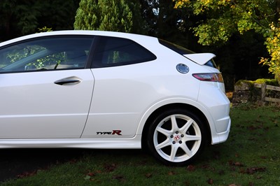 Lot 2009 Honda Civic Type R Championship White Edition