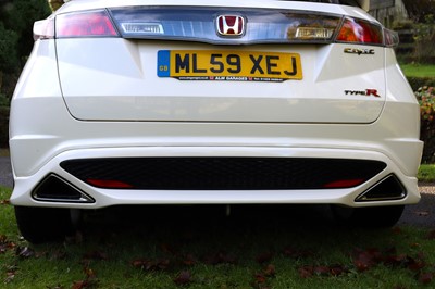 Lot 2009 Honda Civic Type R Championship White Edition