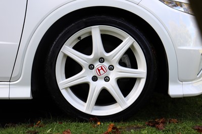 Lot 2009 Honda Civic Type R Championship White Edition