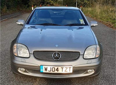 Lot 27 - 2004 Mercedes-Benz SLK 230