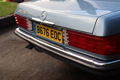 Lot 1985 Mercedes-Benz 380 SL