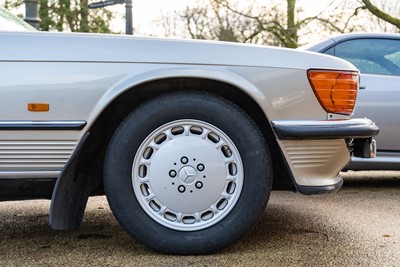 Lot 93 - 1986 Mercedes-Benz 500 SL