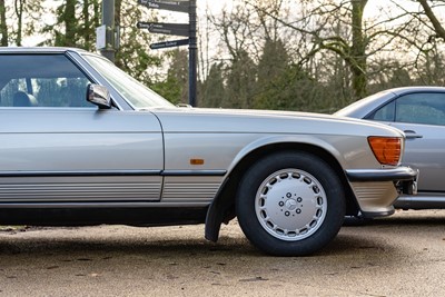 Lot 93 - 1986 Mercedes-Benz 500 SL