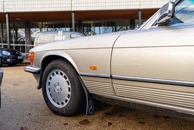 Lot 93 - 1986 Mercedes-Benz 500 SL