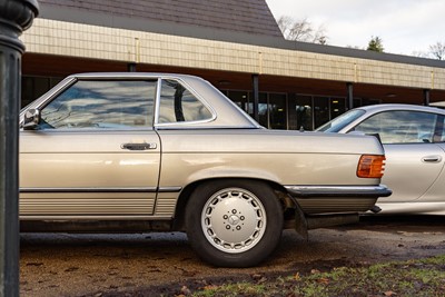 Lot 93 - 1986 Mercedes-Benz 500 SL