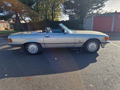 Lot 93 - 1986 Mercedes-Benz 500 SL