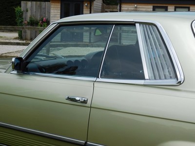 Lot 1980 Mercedes-Benz 450 SLC