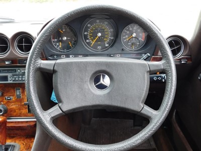 Lot 1980 Mercedes-Benz 450 SLC