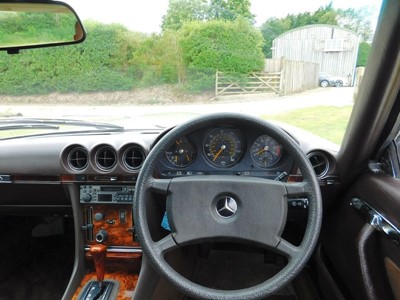 Lot 1980 Mercedes-Benz 450 SLC