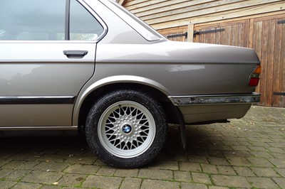 Lot 1987 BMW 525i