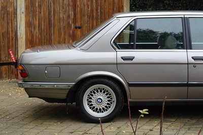 Lot 1987 BMW 525i