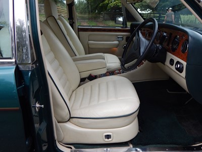 Lot 1990 Bentley Turbo R