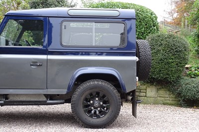 Lot 2000 Land Rover Defender 90 County TD5