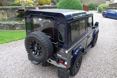 Lot 2000 Land Rover Defender 90 County TD5