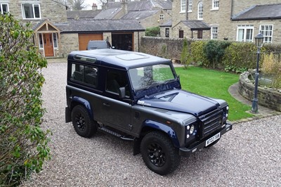 Lot 2000 Land Rover Defender 90 County TD5